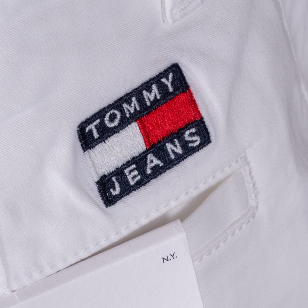 Tommy Jeans Λευκή Βερμούδα Chino - DM0DM18812