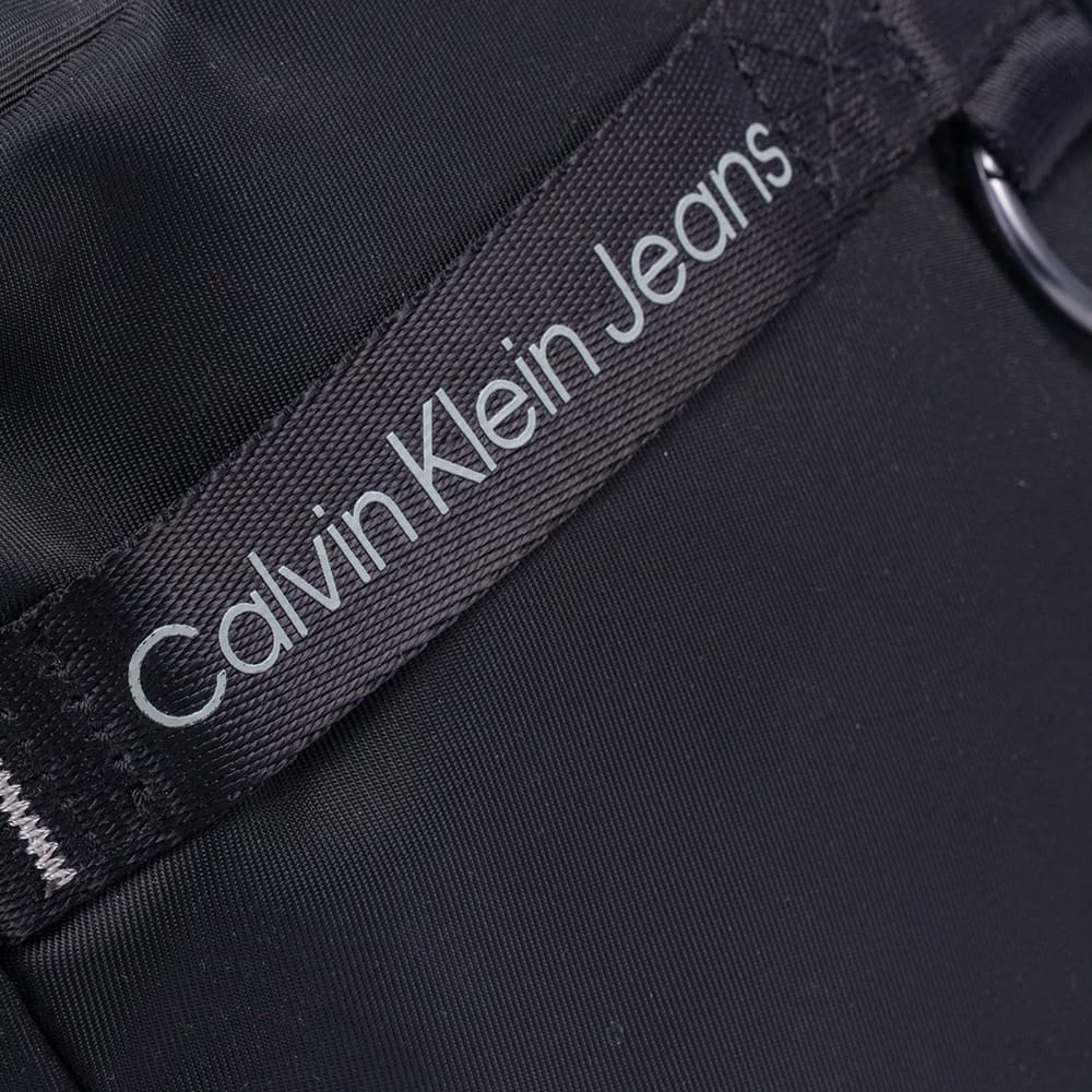 Calvin Klein Μαύρο Τσαντάκι Όμου - K50K509817