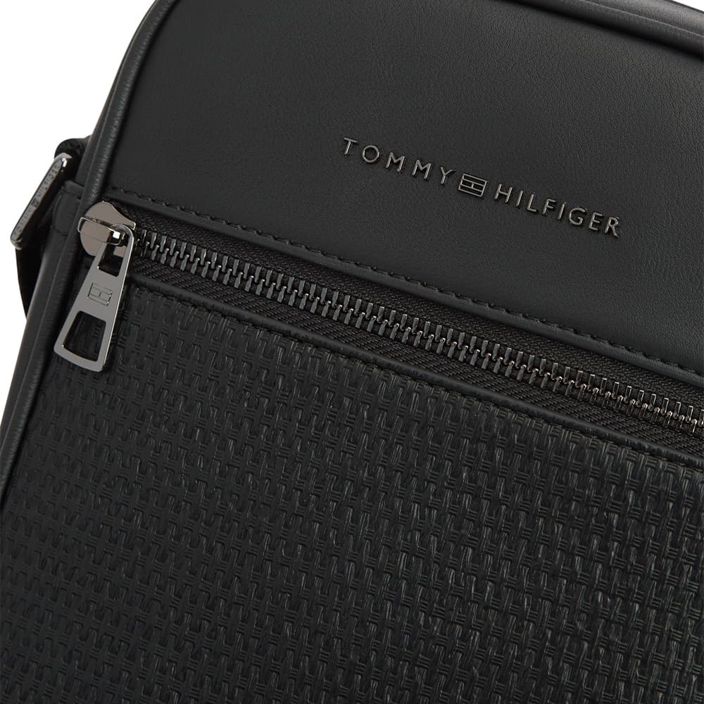 Tommy Hilfiger Μαύρο Τσαντάκι Ώμου - AM0AM14095